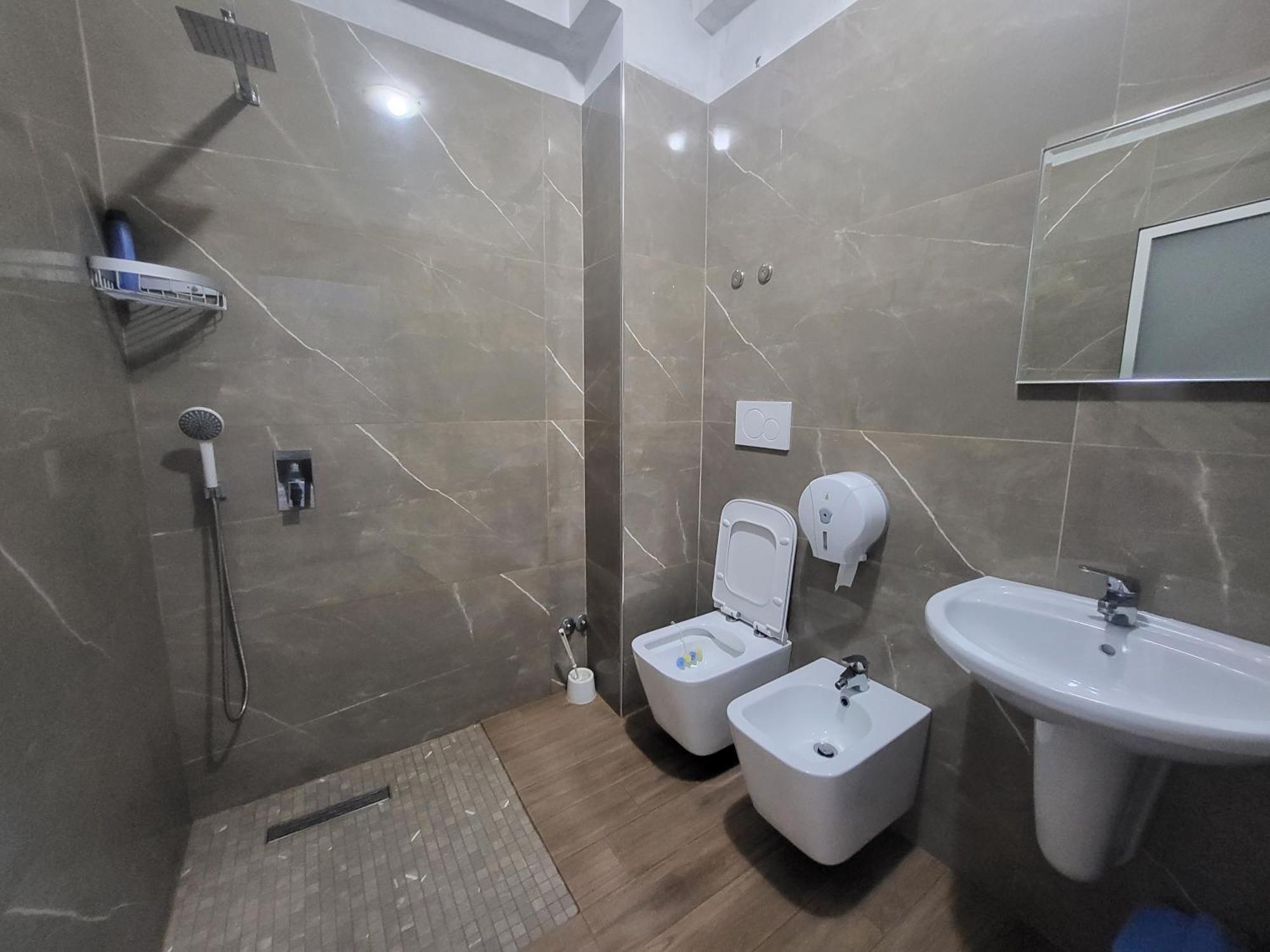 Hotel Europa Lezhë 外观 照片